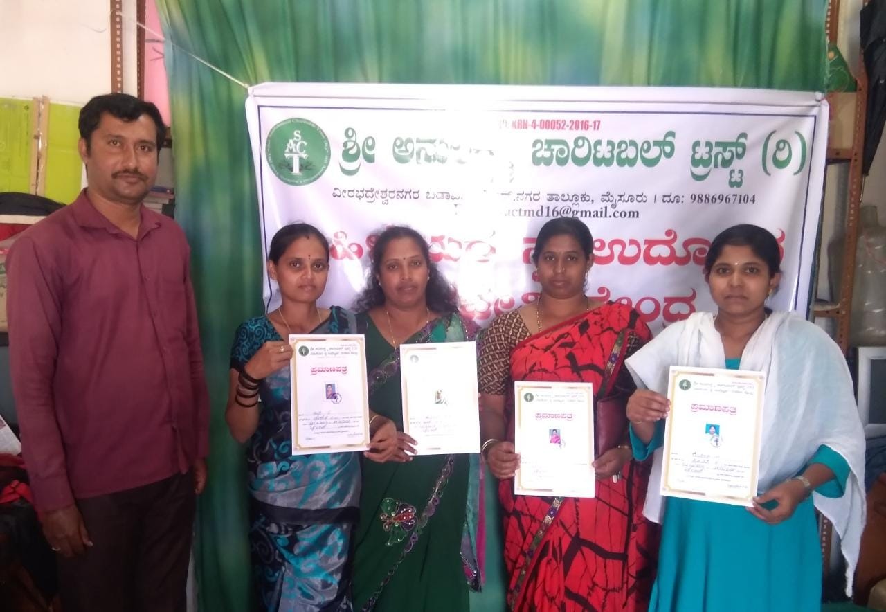 https://1ngo.sgp1.digitaloceanspaces.com/media/anulakshmi/1NGO-00749-Sri Anulaxmi Charitable Trust (R)-Activities-Women empowerment_VJjMuTJ.jpg